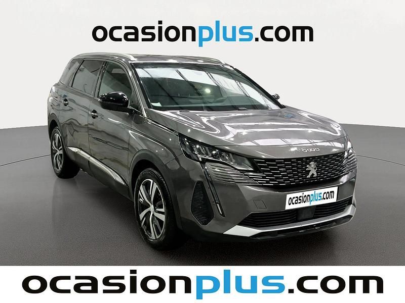 Usado Peugeot 5008 Allure 131 CV (96 kW) 2024 Gris plata SUV