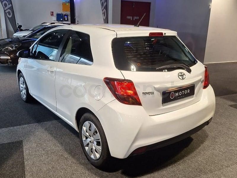 Usado Toyota Yaris City 90 CV (66 kW) 2014 Blanco Utilitario