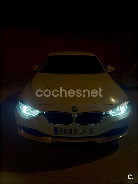 Käytetty BMW 320 Sport Line 184 HP (135 kW) 2015 Valkoinen Sedan