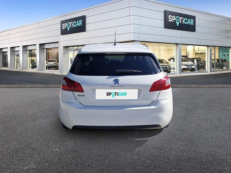 Usado Peugeot 308 Active 130 CV (95 kW) 2017 Blanco Berlina