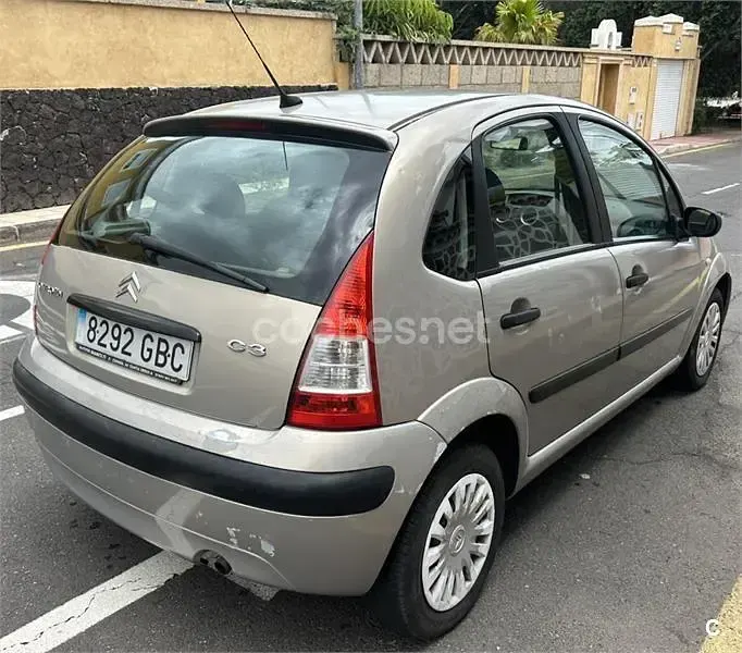 Usado Citroën C3 Furio 75 CV (55 kW) 2008 Beige Berlina