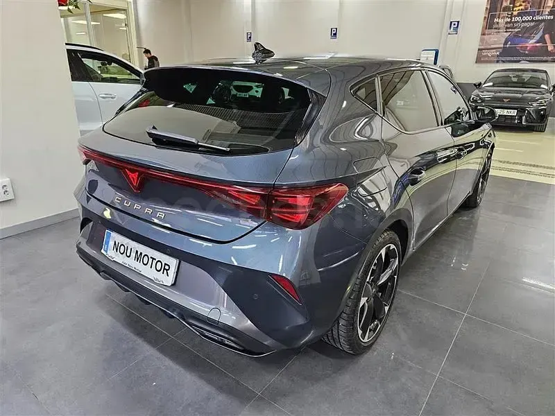 Nuevo Cupra Leon 150 CV (110 kW) 2026 Gris / plata Berlina