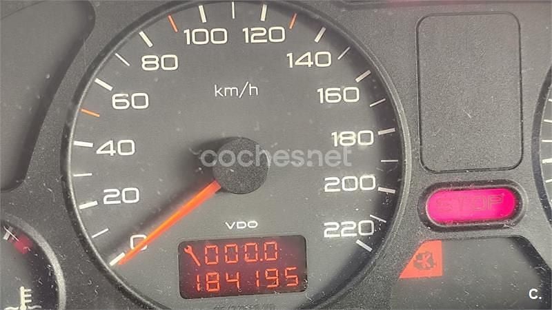 Usado Peugeot 306 Style 90 CV (66 kW) 1998 Azul Familiar