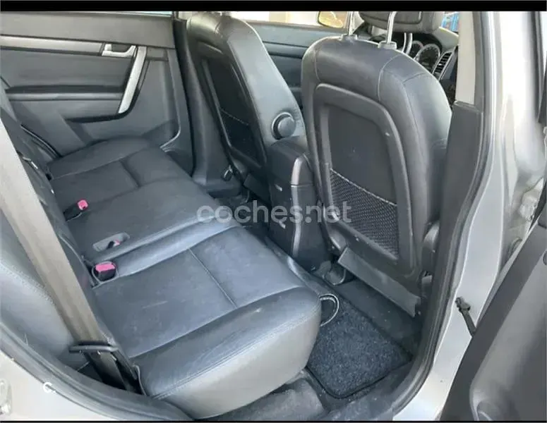 Usado Chevrolet Captiva LS 136 CV (100 kW) 2006 Gris / plata SUV