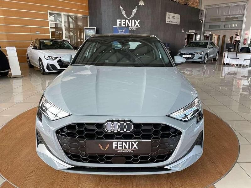Usado Audi A3 Sportback Advanced 150 CV (110 kW) 2024 Gris Utilitario