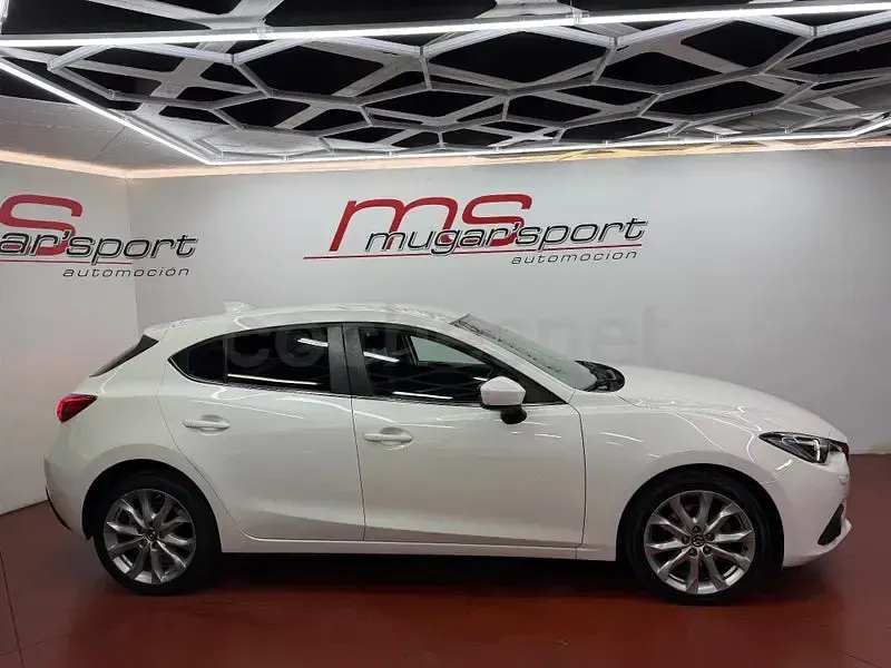 Usado Mazda 3 Luxury 150 CV (110 kW) 2014 Blanco Berlina