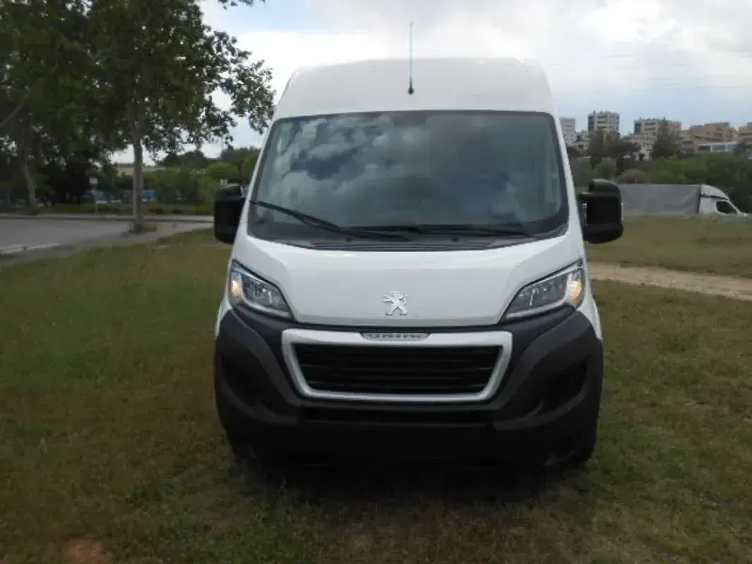 Usado Peugeot Boxer 110 CV (80 kW) 2018 Blanco Van