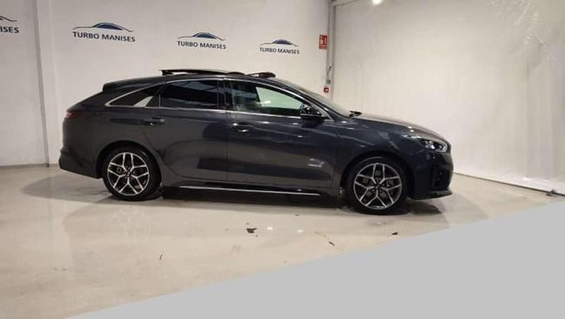 Usado Kia ProCeed GT-Line 141 CV (103 kW) 2019 Gris Utilitario