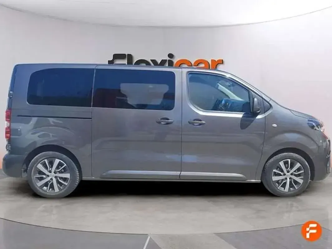 Usado Toyota Proace Advance 150 CV (110 kW) 2023 Blanco Monovolumen