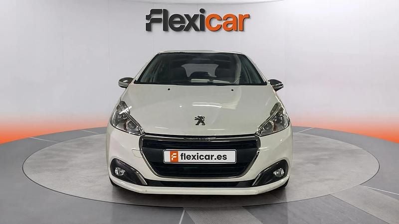 Usado Peugeot 208 Access 82 CV (60 kW) 2016 Blanco Utilitario