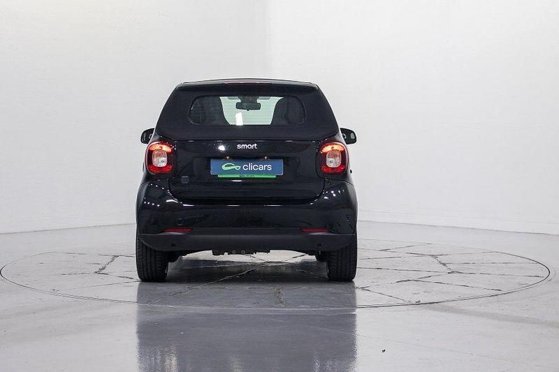 Usado Smart ForTwo Electric Drive Passion 60 kW (82 CV) 2019 Negro Descapotable