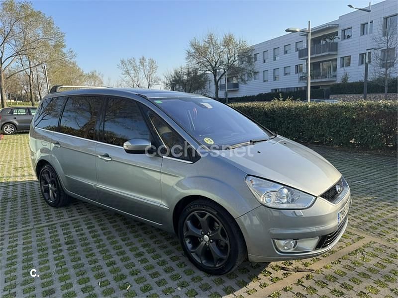 Usado Ford Galaxy Titanium 140 CV (102 kW) 2010 Gris / plata Monovolumen