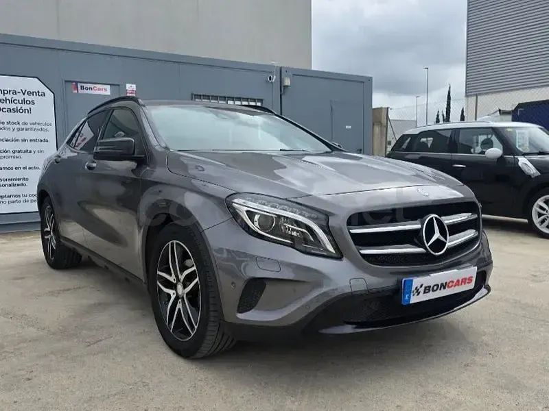 Käytetty Mercedes GLA220 AMG line 177 HP (130 kW) 2016 Harmaa Katumaasturi