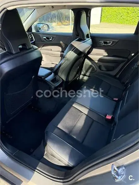 Usado Volvo V60 Momentum 190 CV (139 kW) 2019 Beige Familiar
