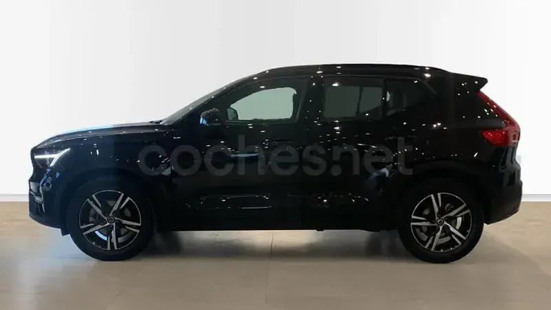 Usado Volvo XC40 Plus 163 CV (119 kW) 2025 Negro SUV