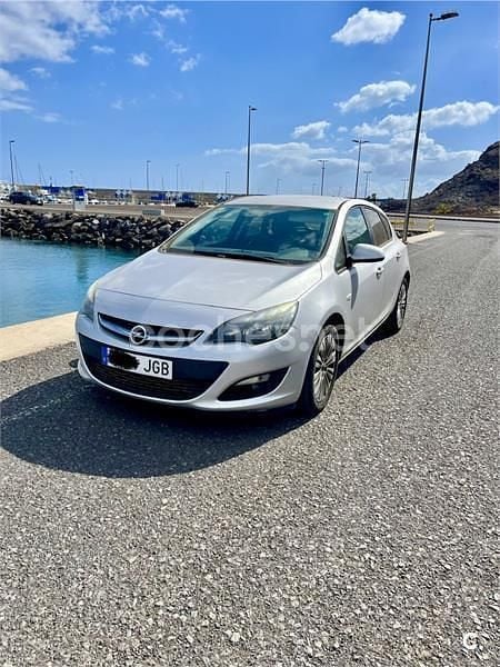 Gris / plata Usado 2015 Opel Astra Excellence Berlina | 5500 € (Super precio) - Imagen 1/3