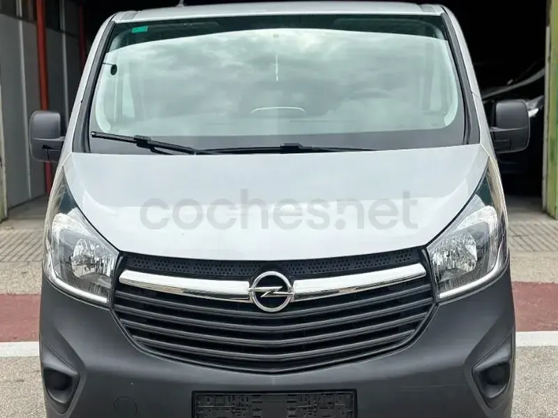 Usado Opel Vivaro 125 CV (91 kW) 2018 Gris / plata Monovolumen