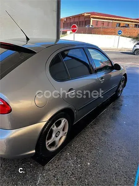 Brugt Seat Leon Sport 110 HK (80 kW) 2003 Grå Hatchback