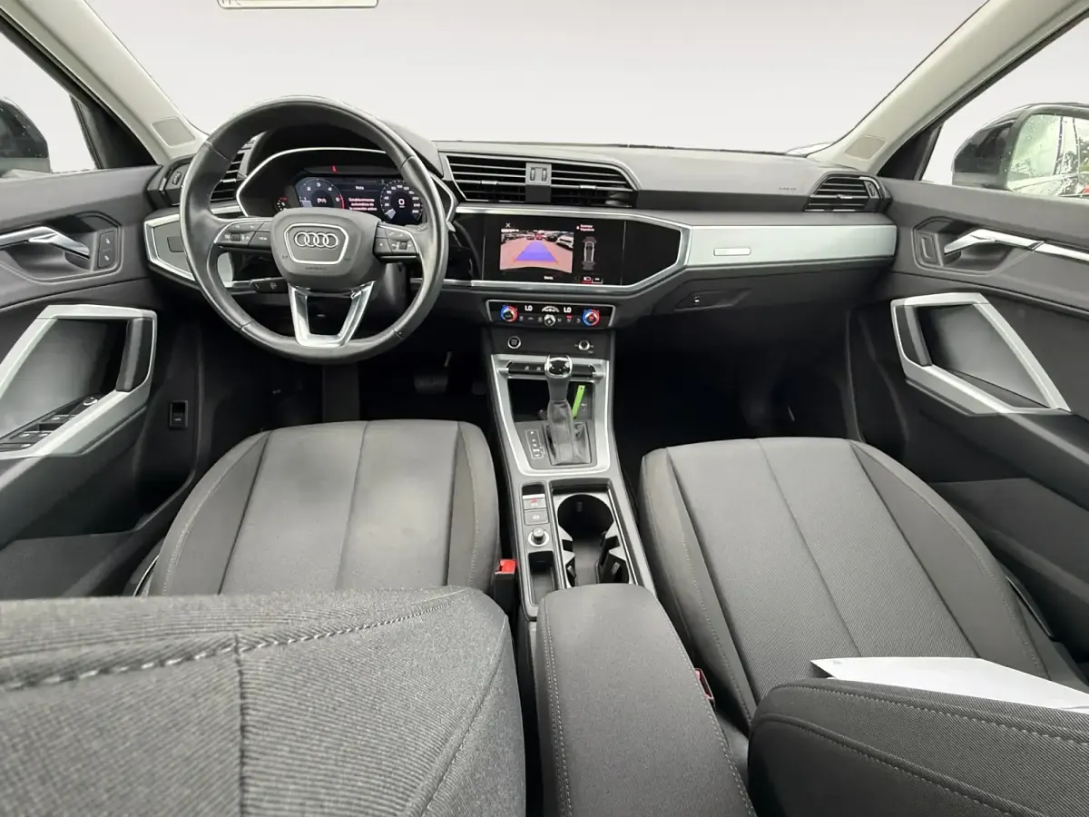 Usado Audi Q3 Advanced Plus 150 CV (110 kW) 2020 Gris/plata SUV