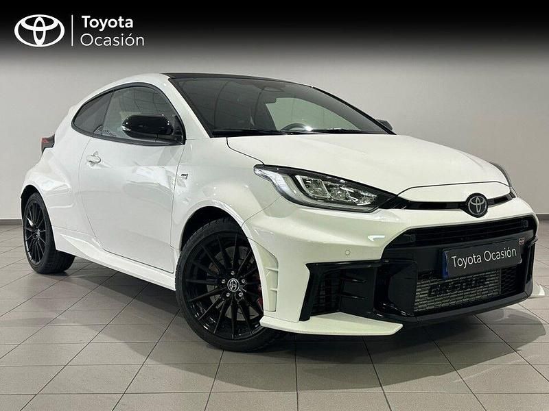 Usado Toyota Yaris 280 CV (205 kW) 2024 Blanco Berlina
