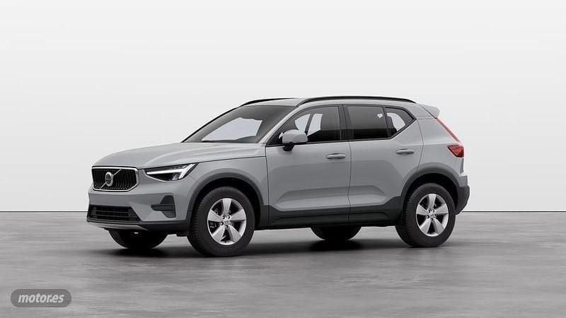 Gris Nuevo 2025 Volvo XC40 SUV | 37.300 € (Precio justo) - Imagen 1/4