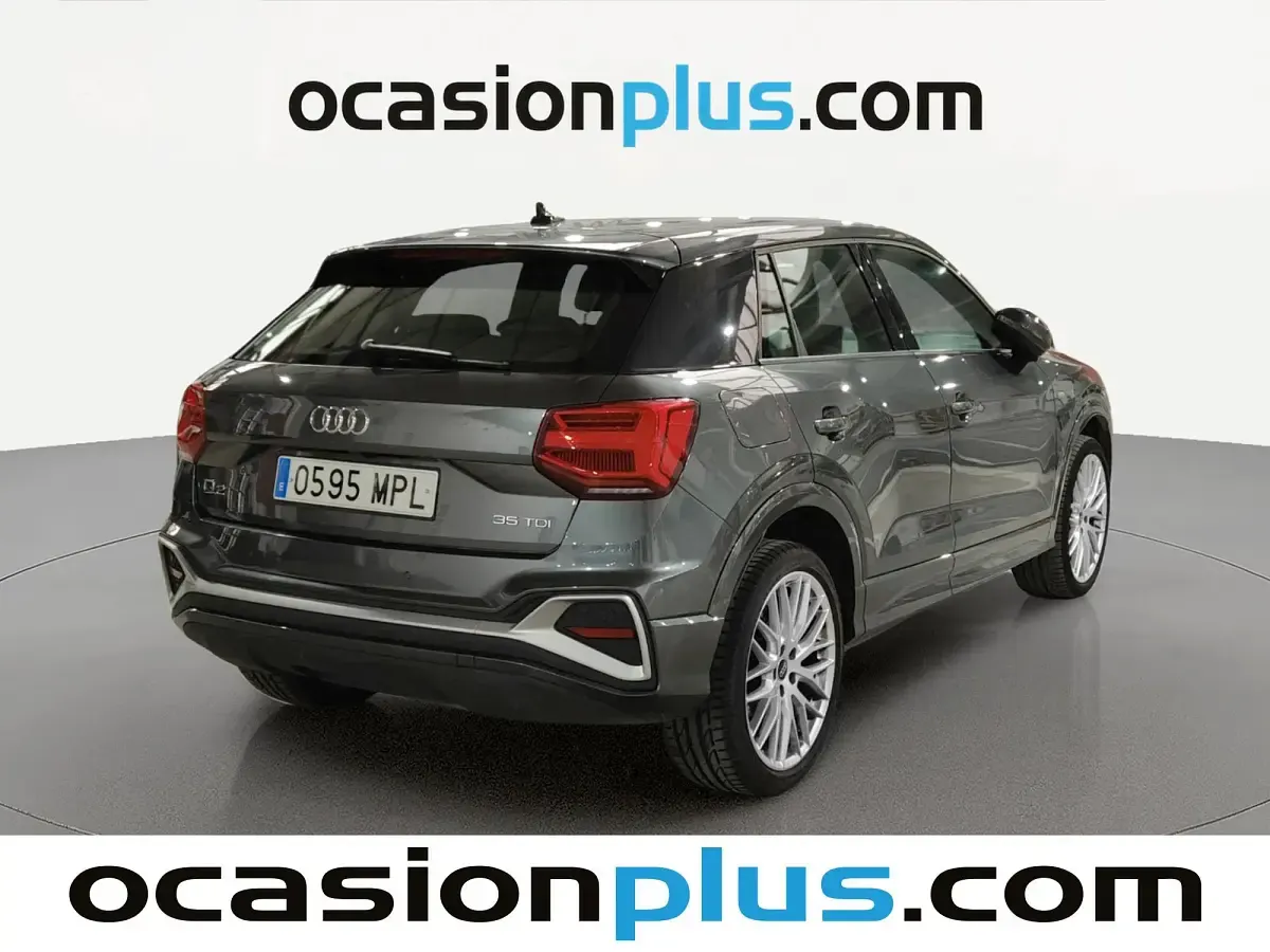 Usado Audi Q2 S-Line 150 CV (110 kW) 2024 Gris SUV