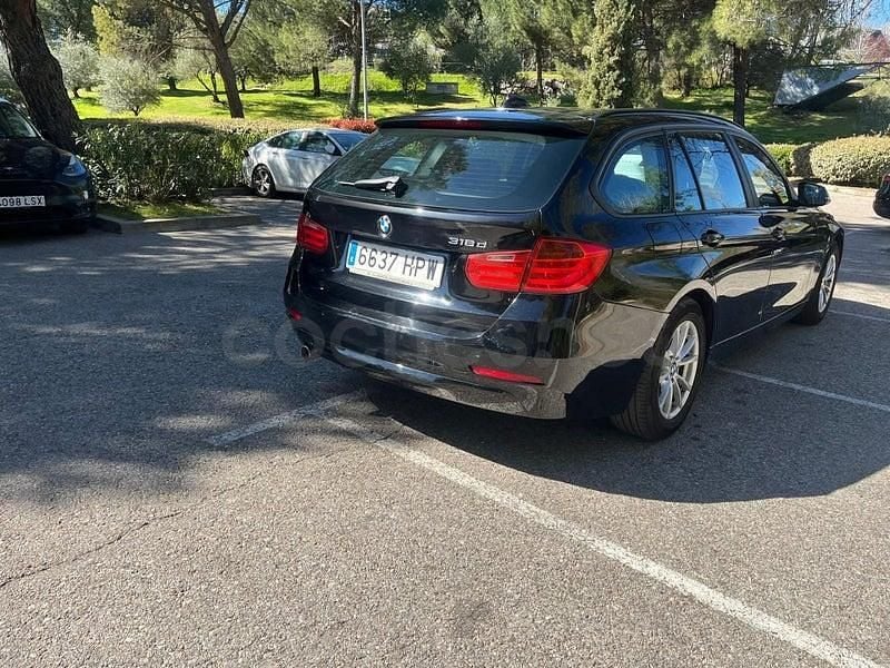 Usado BMW 318 Comfort Edition 143 CV (105 kW) 2013 Negro Familiar