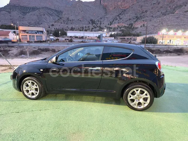 Usado Alfa Romeo MiTo Distinctive 105 CV (77 kW) 2011 Negro Utilitario