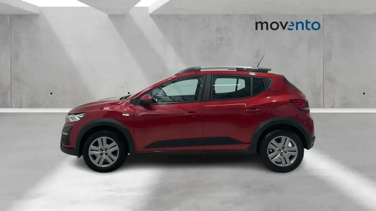 Usado Dacia Sandero Comfort 91 CV (66 kW) 2021 Rojo Berlina
