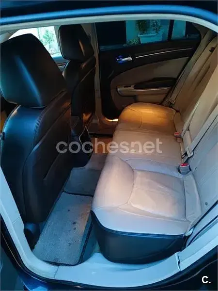 Usado Lancia Thema 239 CV (175 kW) 2012 Negro Berlina