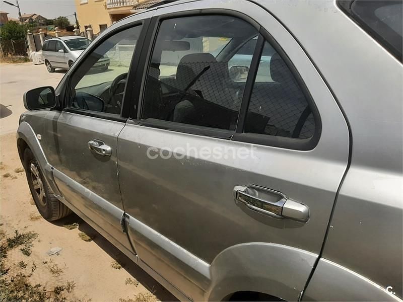 Usado Kia Sorento EX 140 CV (102 kW) 2004 Gris / plata SUV