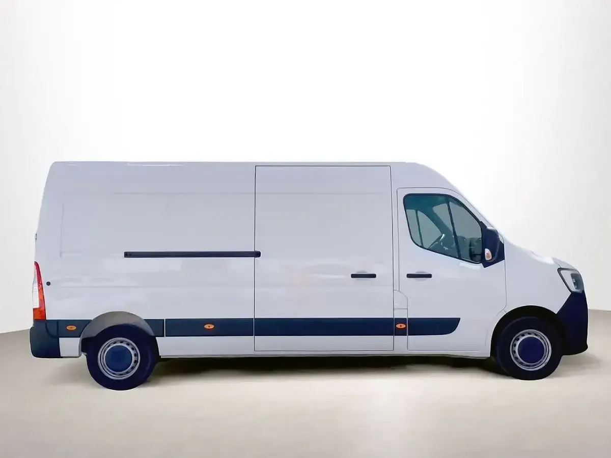 Usado Renault Master 135 CV (99 kW) 2024 Blanco Monovolumen