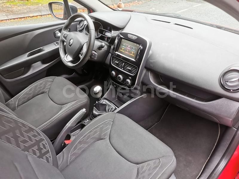 Usado Renault Clio IV LIMITED 90 CV (66 kW) 2019 Granate Berlina
