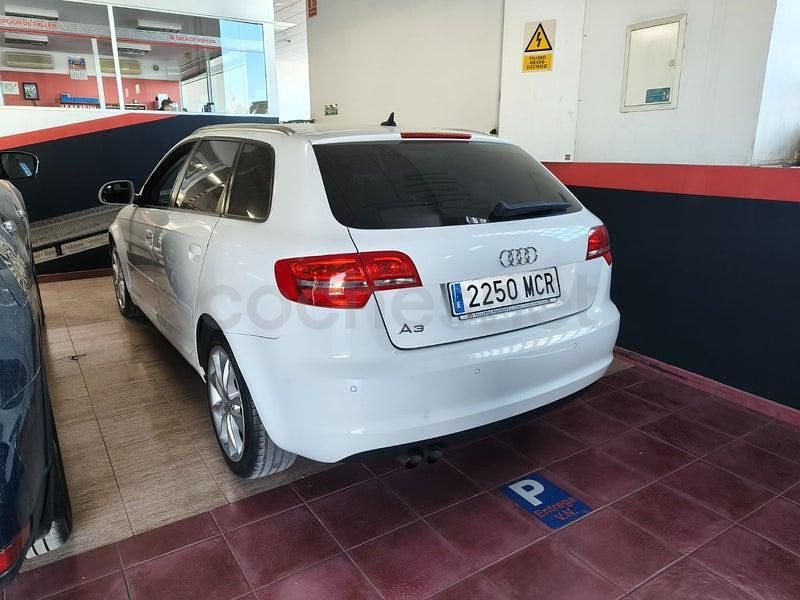 Usado Audi A3 Ambition 105 CV (77 kW) 2009 Blanco Utilitario