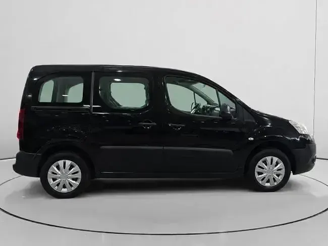 Usado Peugeot Partner Tepee Access 92 CV (67 kW) 2014 Negro Monovolumen