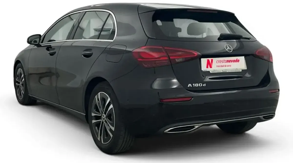 Usado Mercedes A180 116 CV (85 kW) 2023 Negro