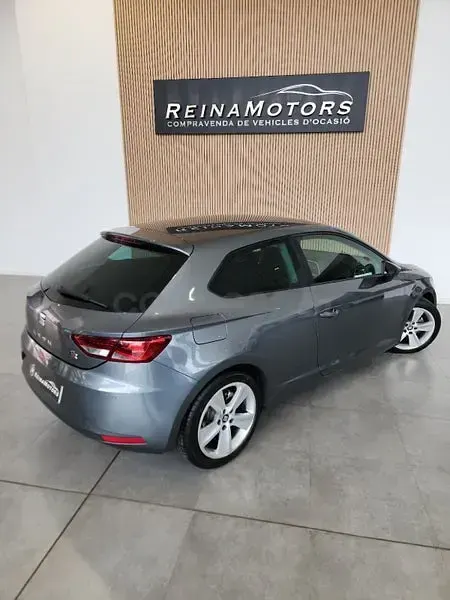 Usado Seat Leon SC FR 150 CV (110 kW) 2013 Gris / plata Utilitario