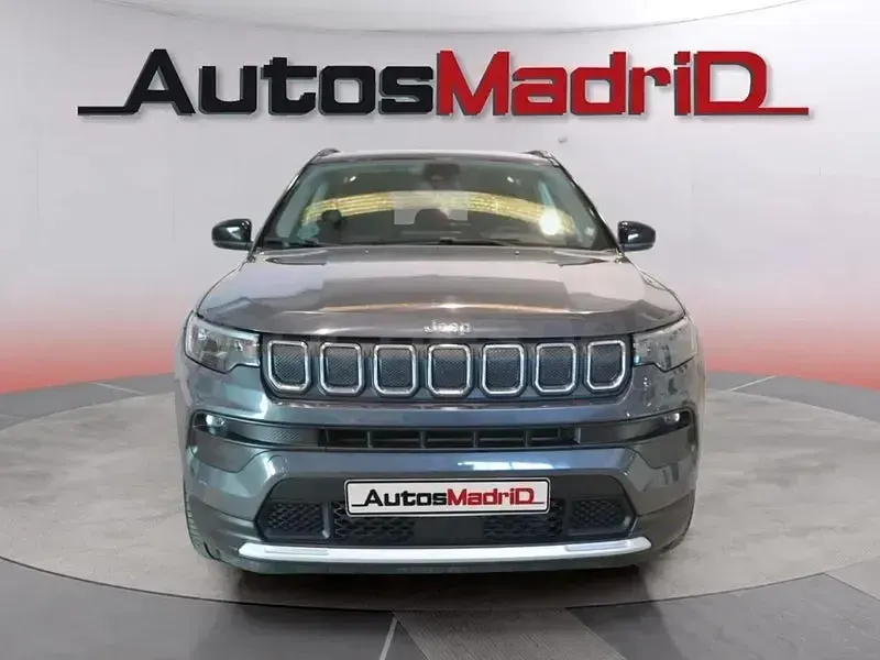 Usado Jeep Compass Limited 130 CV (95 kW) 2023 Gris / plata SUV