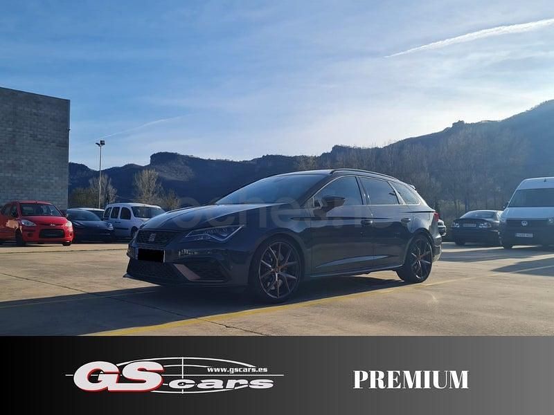 Usado Seat Leon 4Drive 300 CV (220 kW) 2019 Gris / plata Familiar