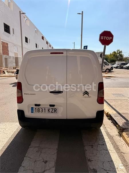 Usado Citroën Berlingo Feel 102 CV (75 kW) 2019 Blanco Monovolumen