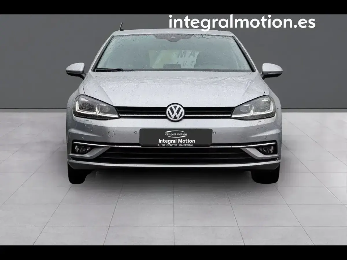Usado VW Golf VII Advance 149 CV (109 kW) 2018 Gris