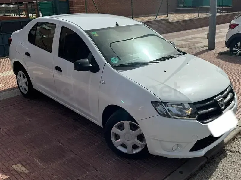 Usado Dacia Logan Ambiance 75 CV (55 kW) 2014 Blanco Berlina