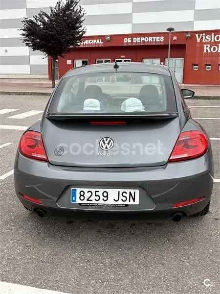Usado VW Beetle Sport 200 CV (147 kW) 2012 Gris / plata Utilitario