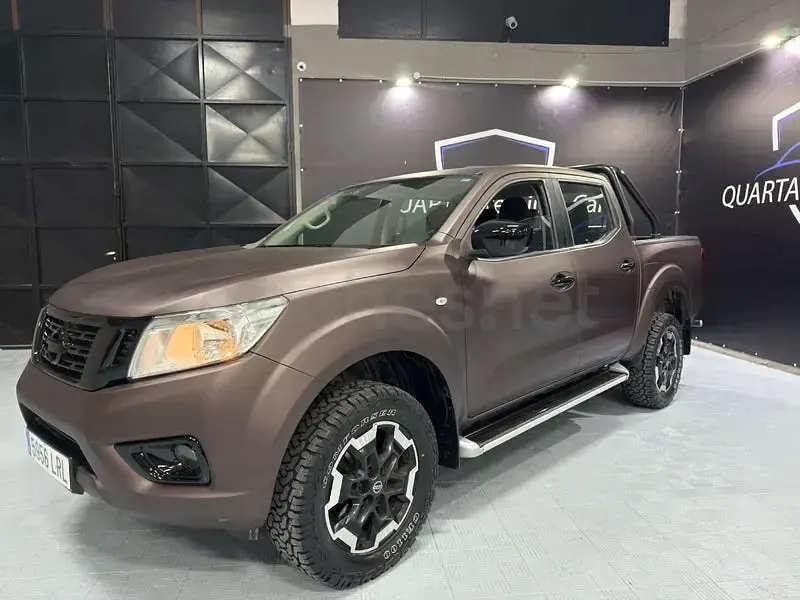Usado Nissan Navara Acenta 190 CV (139 kW) 2021 Marrón Pickup/Camioneta