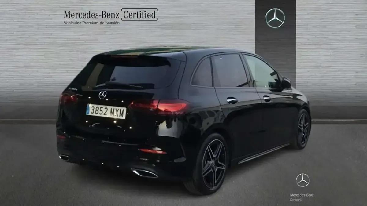 Usado Mercedes B200 150 CV (110 kW) 2024 Negro Utilitario
