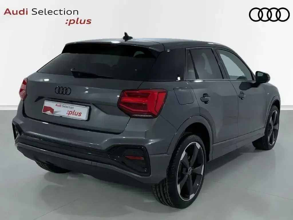 Usado Audi Q2 Black Edition 150 CV (110 kW) 2025 Gris SUV