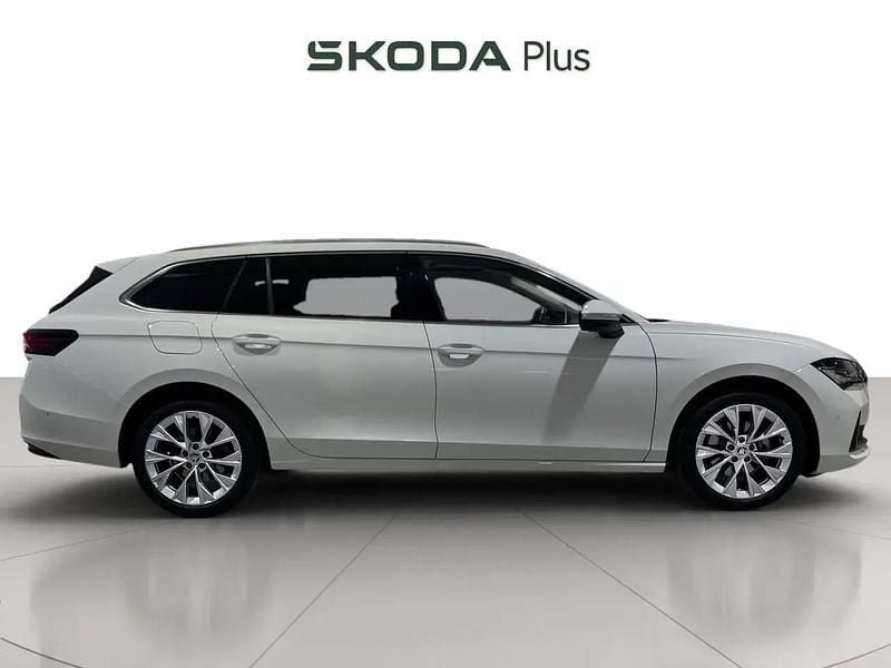 Usado Skoda Superb Selection 150 HP (110 kW) 2024 Branco Carrinha