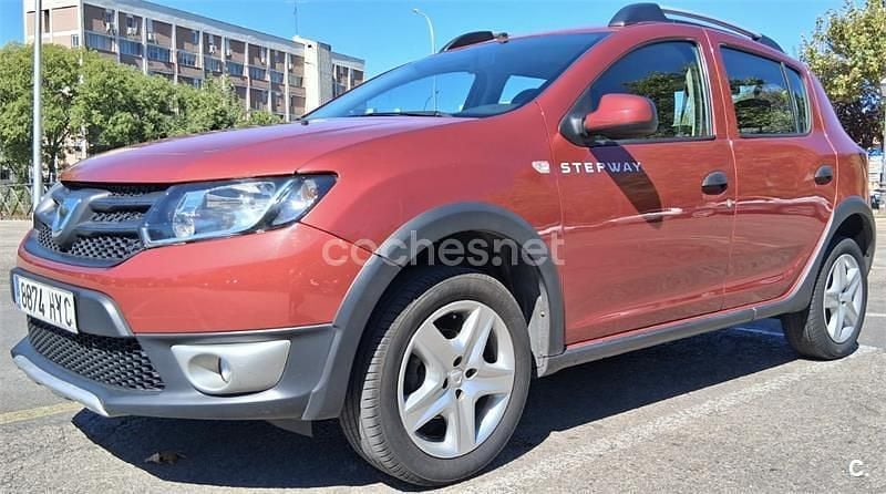 Rojo Usado 2014 Dacia Sandero Stepway Utilitario | 4999 € (Buen precio) - Imagen 1/4
