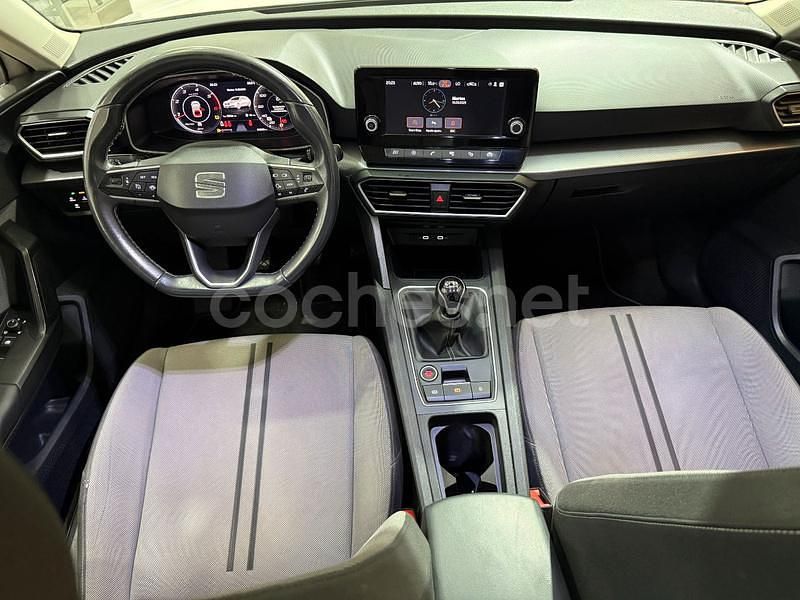 Usado Seat Leon Style 115 CV (84 kW) 2021 Blanco Familiar