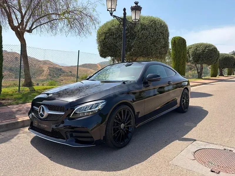 Usado Mercedes C180 156 CV (114 kW) 2020 Negro Coupe